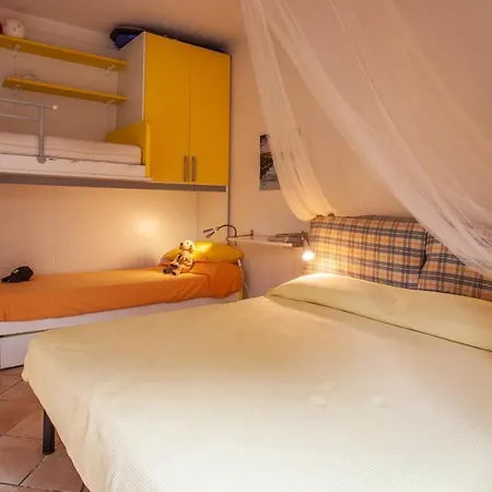 Ciprea Flat 33 8 Ferienhaus